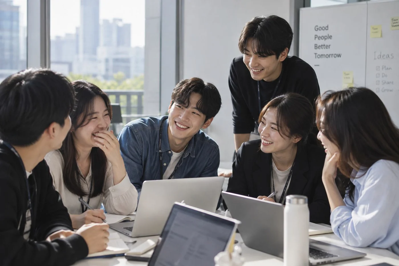 함께 이야기 나누는 참여자들